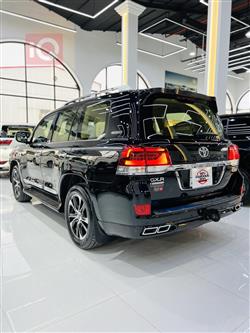 تويوتا لاندكروزر